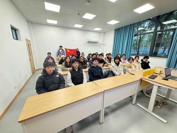 黑白体育APP下载