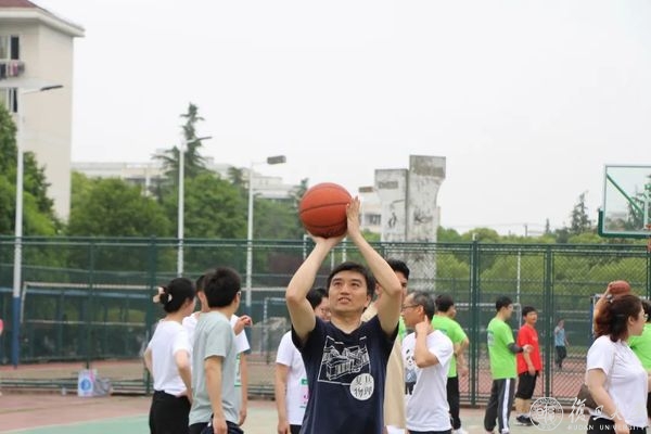 黑白体育欧冠直播