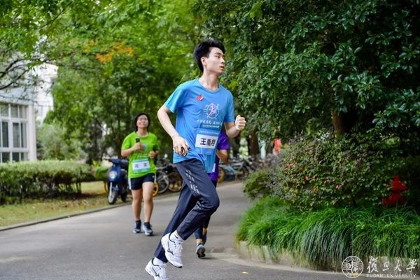 黑白体育手机版